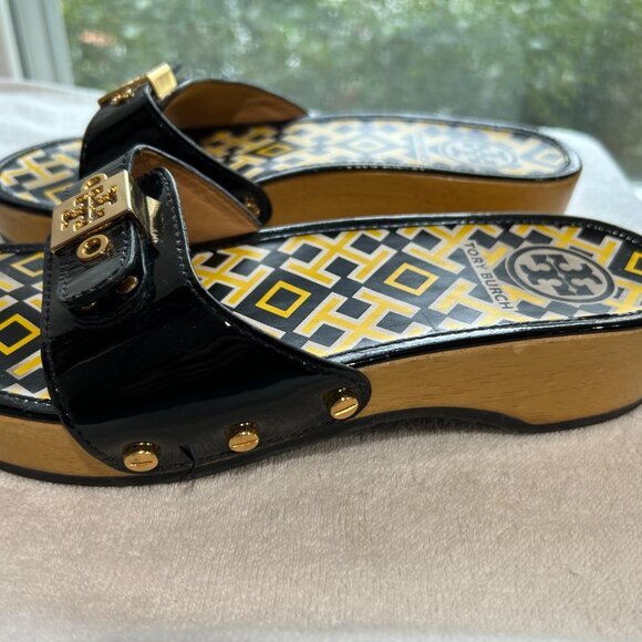 Tory Burch sandals wood platform clogs with gold buckle - Picture 3 of 8